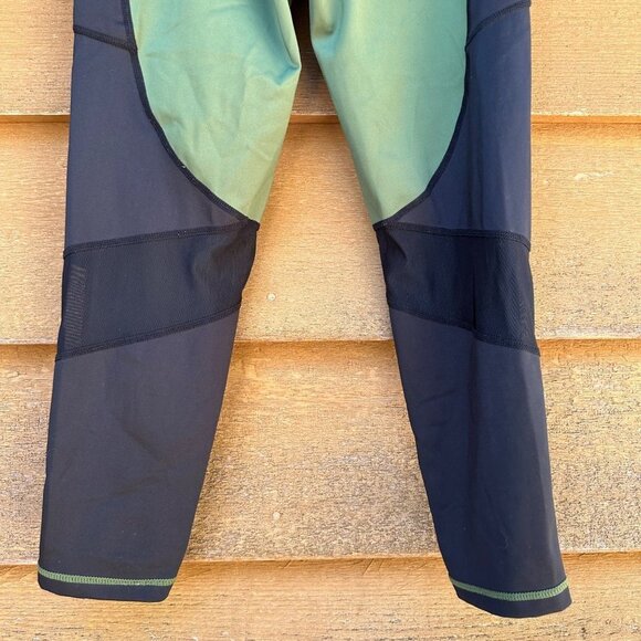 Lularoe Rise Leggings Active Wear Capri Mesh Pockets Sage Green Black Pant Size - Picture 8 of 9